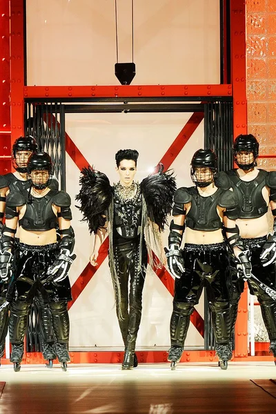 Look 3
